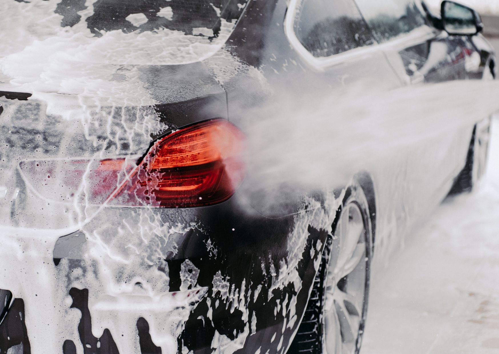 umývanie auta, ako sa. starať o auto s keramickou ochranou laku