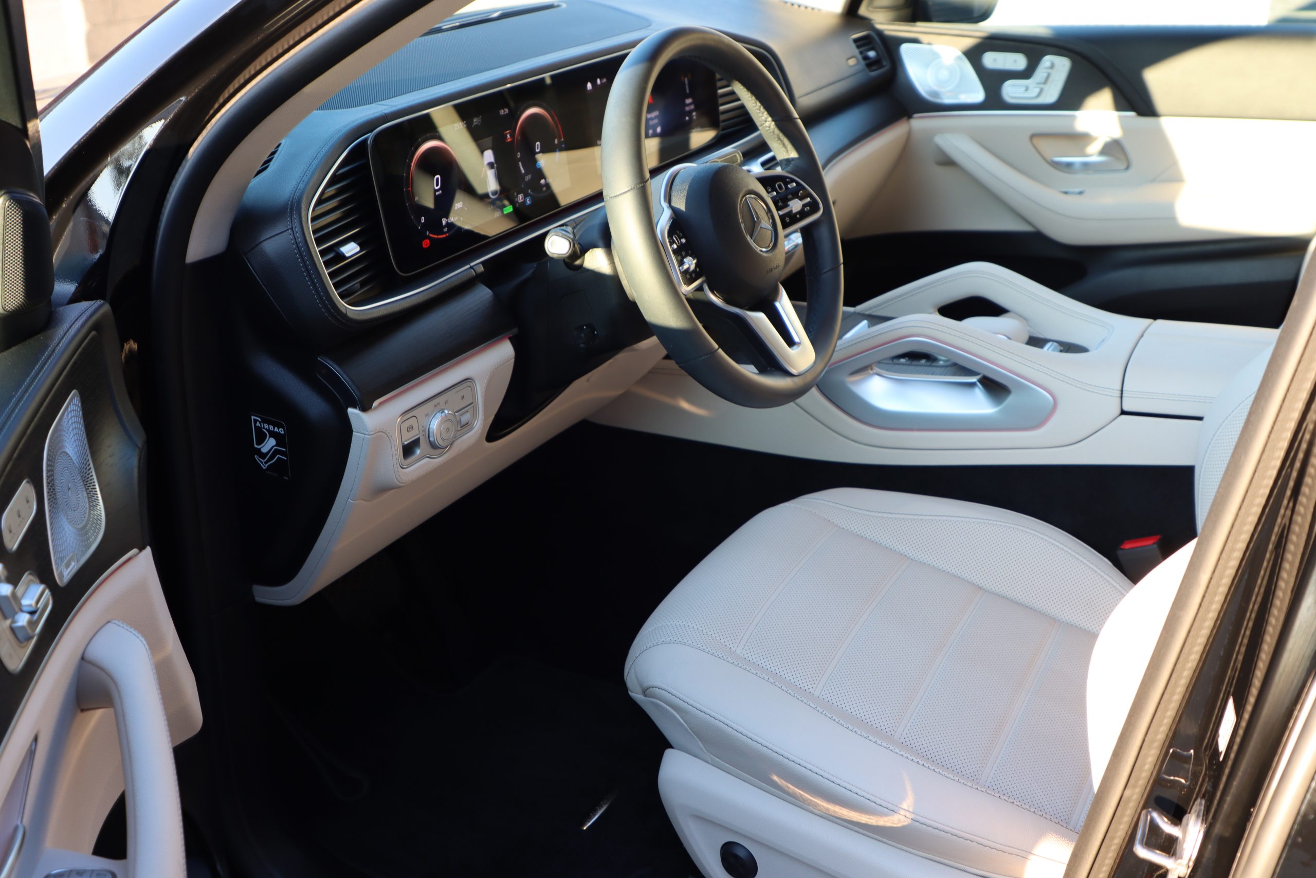 Čistenie interiéru_ Mercedes_Benz_GLE2021 čistenie interieru auta - detailing interiér
